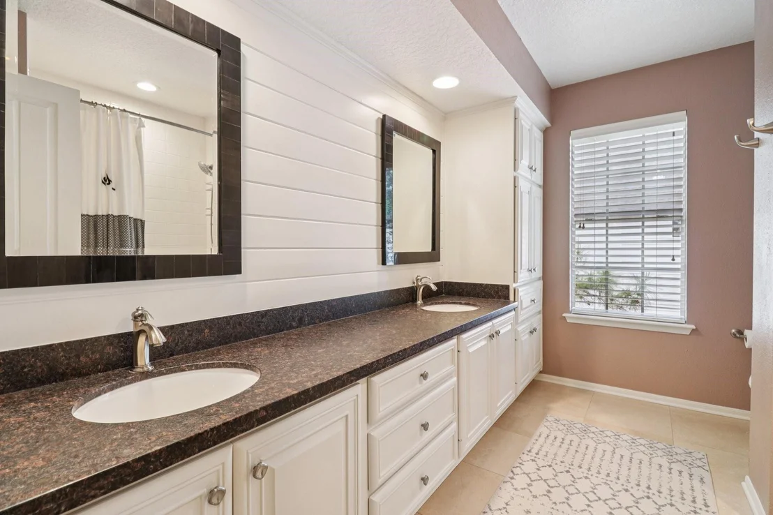 Photo of 18 Woodmere Place