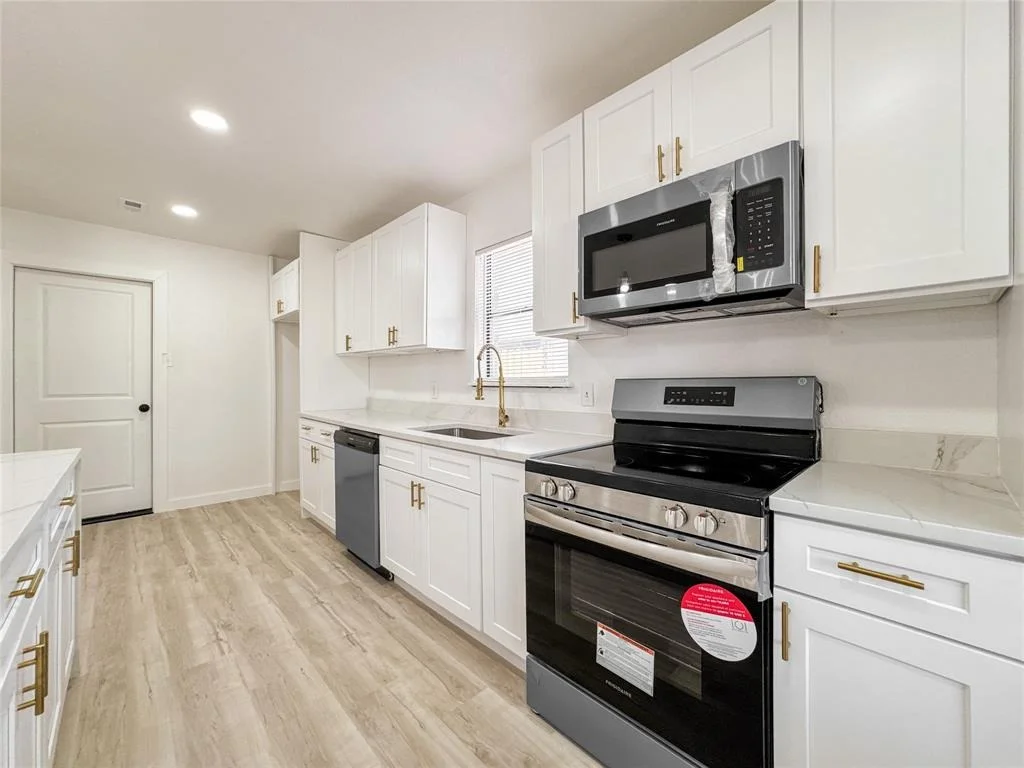 Photo of 14214 Morinscott