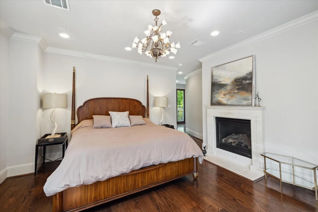 Photo of 2247 Bartlett Street