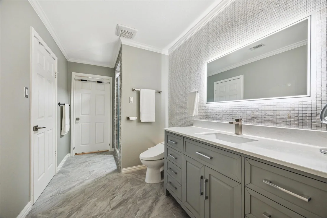 Photo of 1112 Jackson Boulevard
