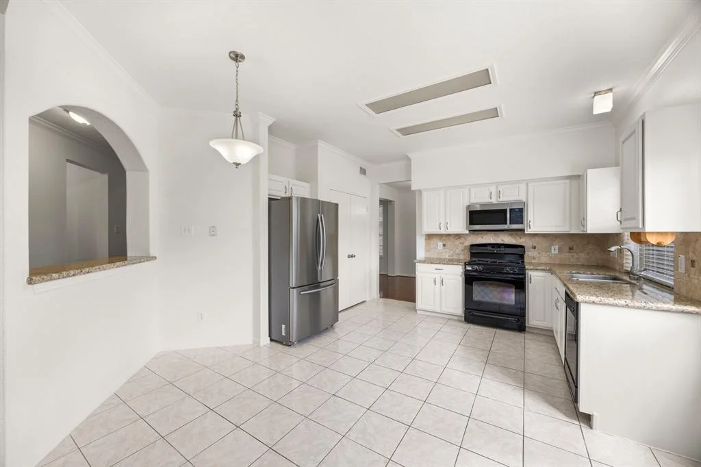 Photo of 9818 Goldenglade Drive