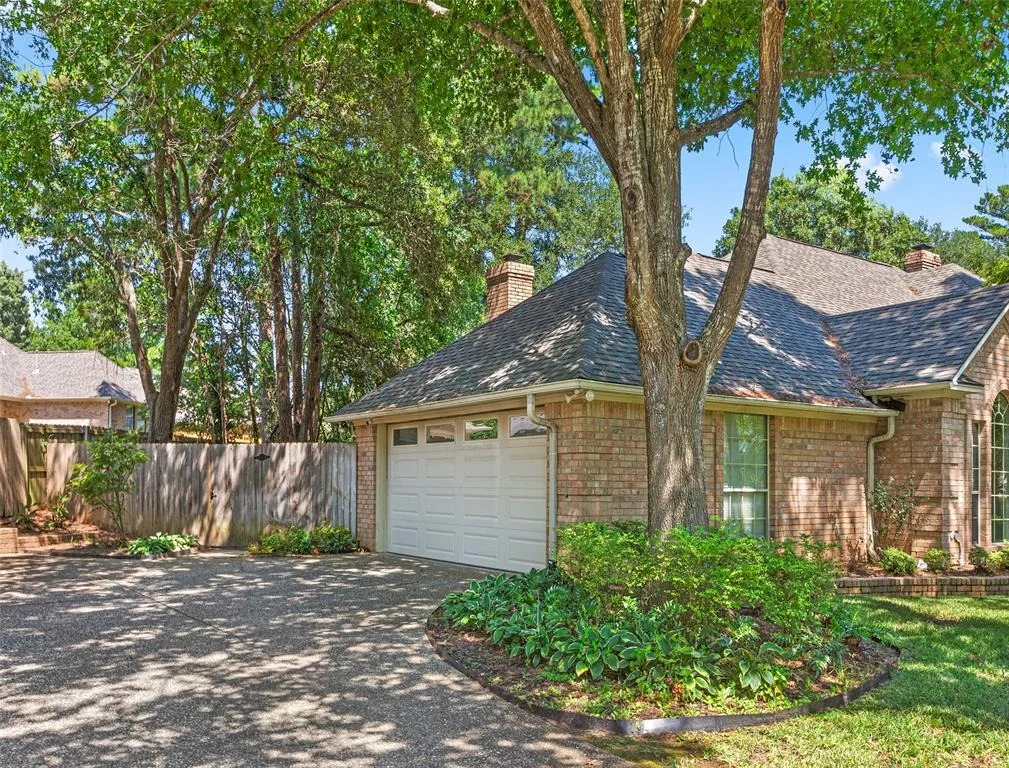 Photo of 1503 Woodlands Drive