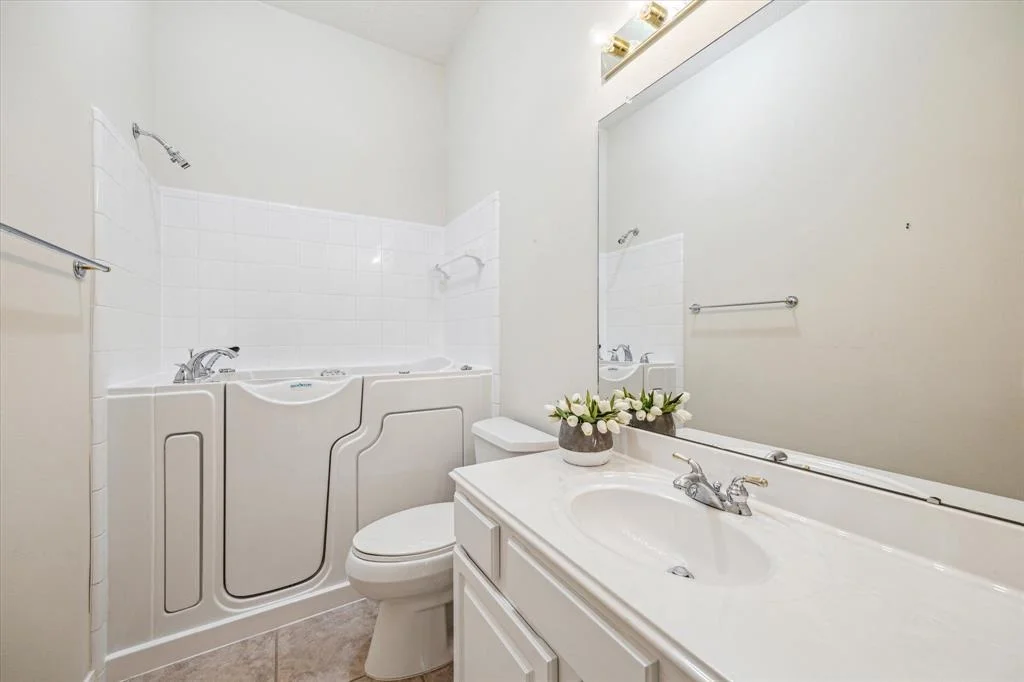 Photo of 18 Robindale Circle