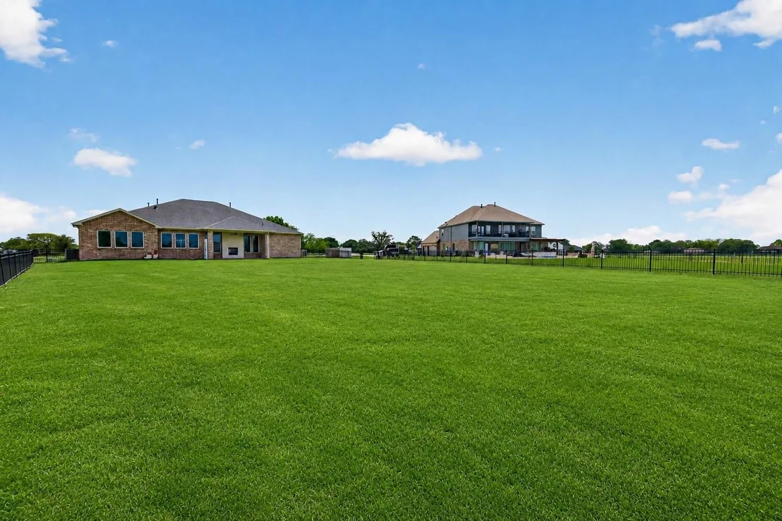 Photo of 803 Lily Lane