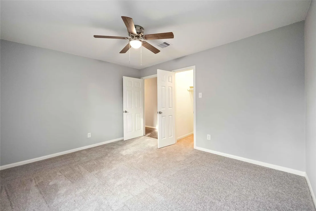 Photo of 3823 Fernglade Dr