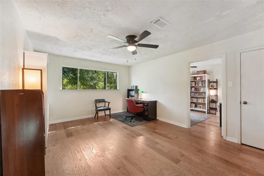 Photo of 21502 Castlemont Lane