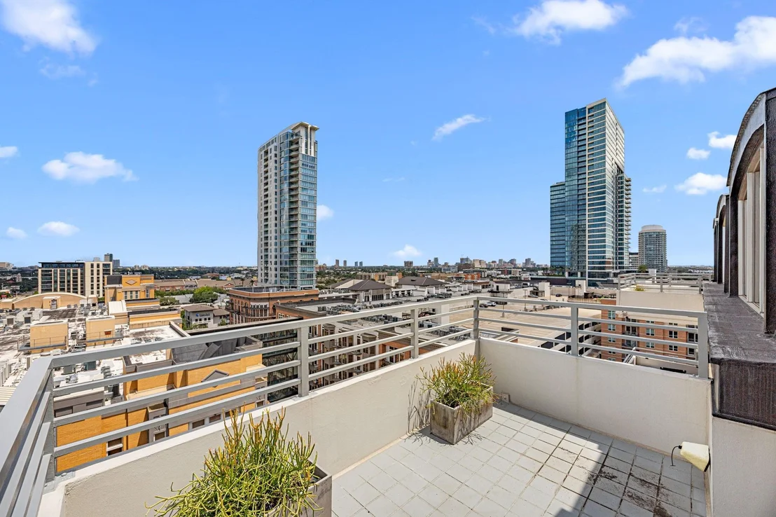 Photo of Unit PHE at 2701 Westheimer Road
