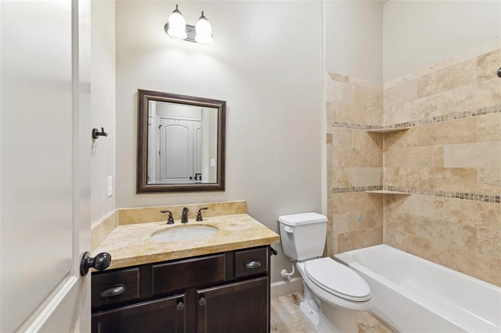 Photo of 2304 Couch Street
