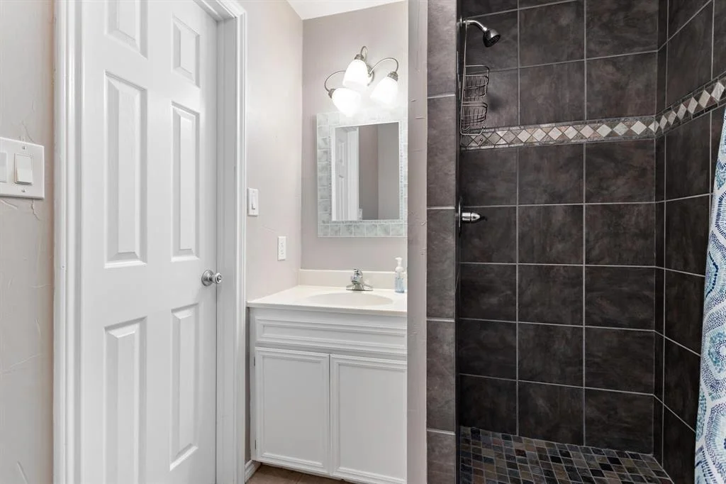 Photo of 608 Meadow Lane