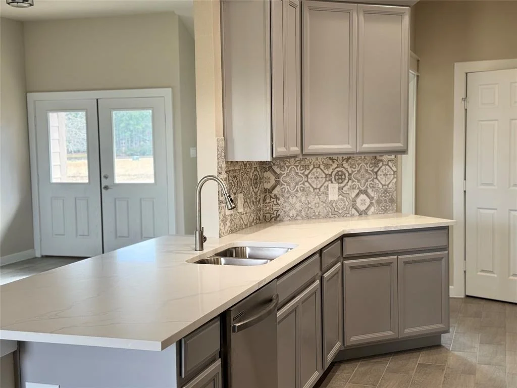 Photo of 20 Meadow Lake