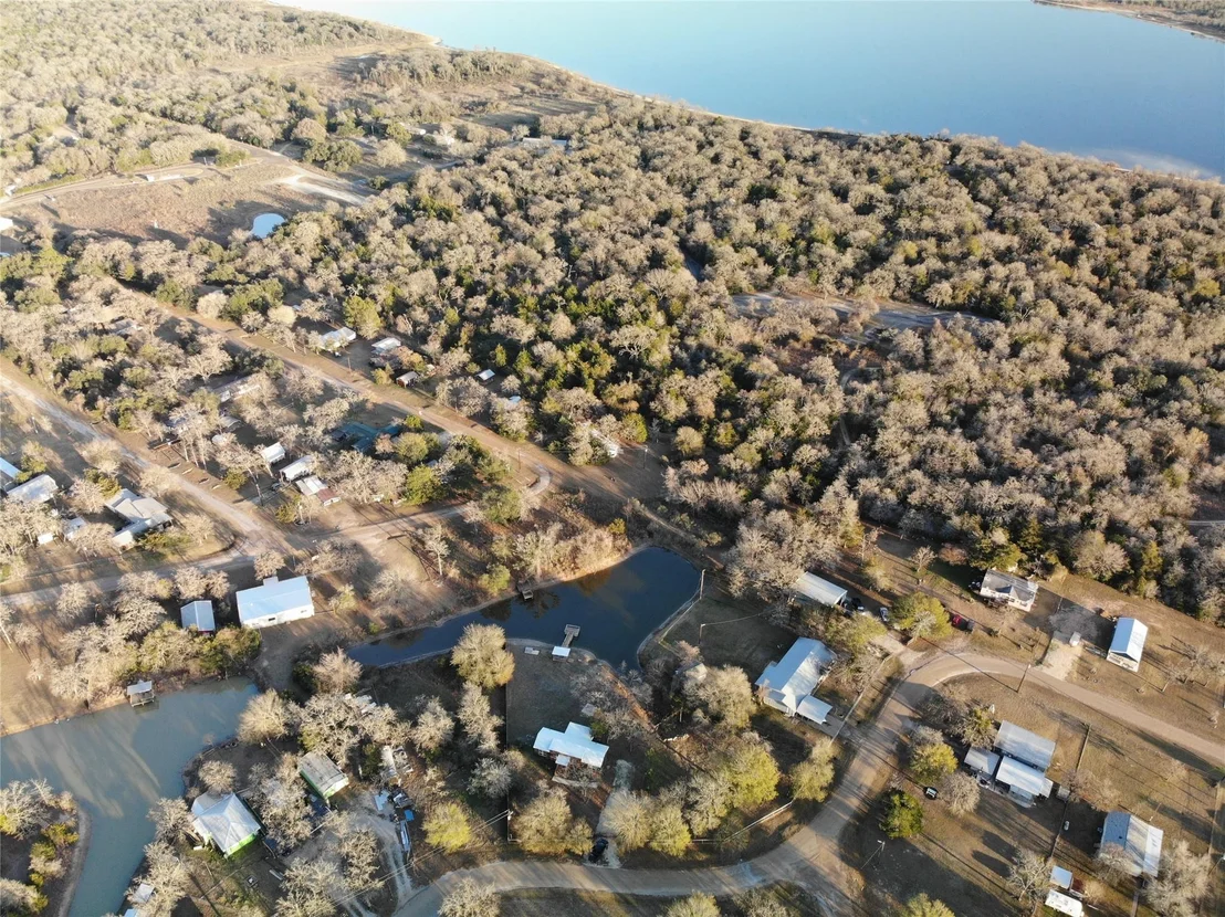 Photo of 515 Lakeview Lane