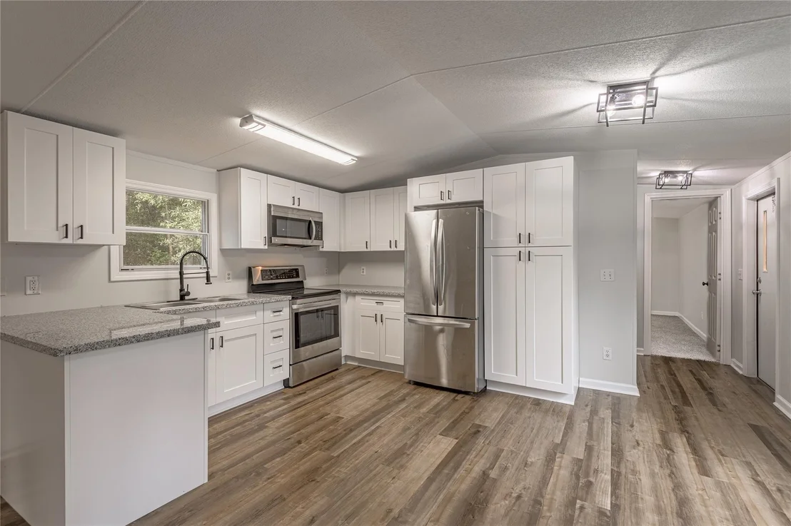 Photo of 352 Cherokee Lane