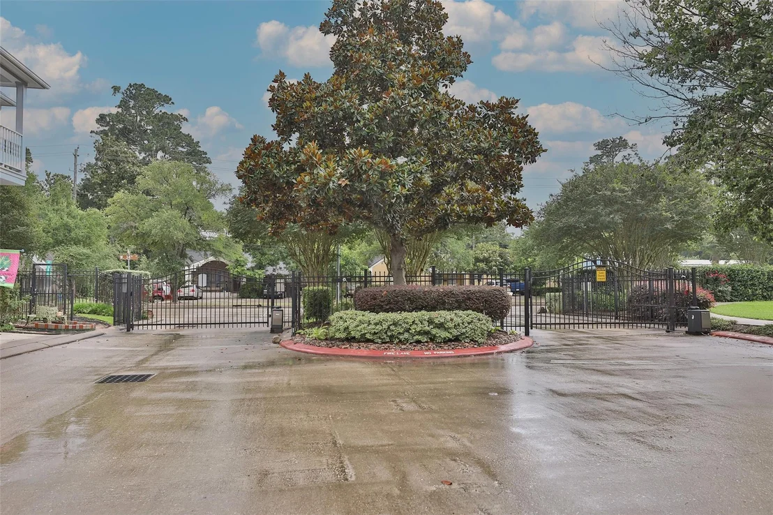 Photo of 827 Garden Trace Lane