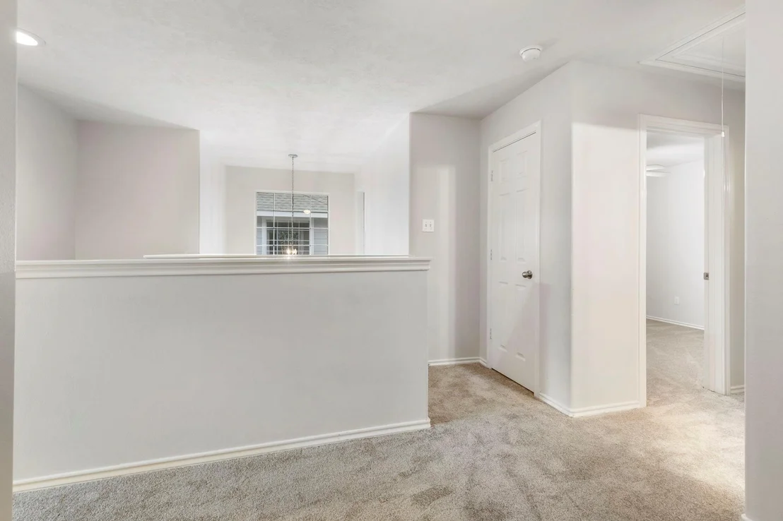 Photo of 215 W Stedhill Loop