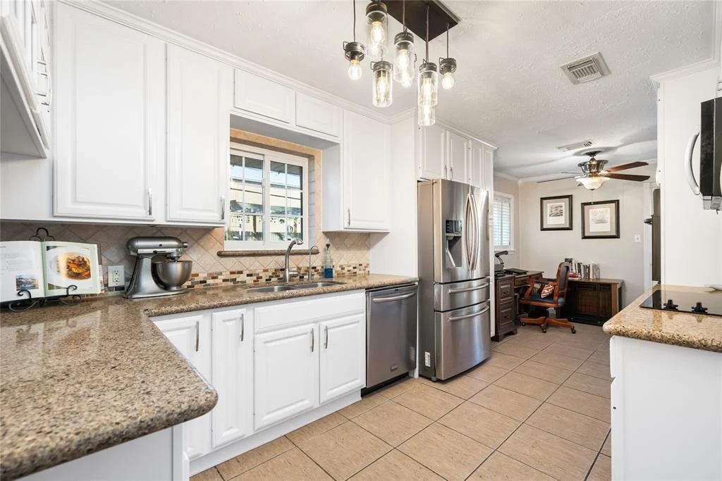 Photo of 1615 Shadow Bend Drive