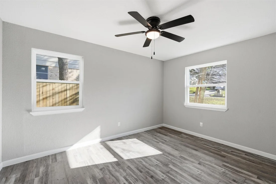 Photo of 423 Jeffery Lane