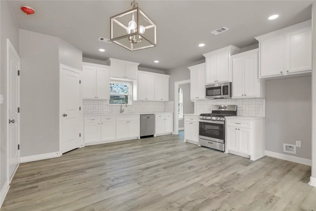 Photo of 409 E Travis