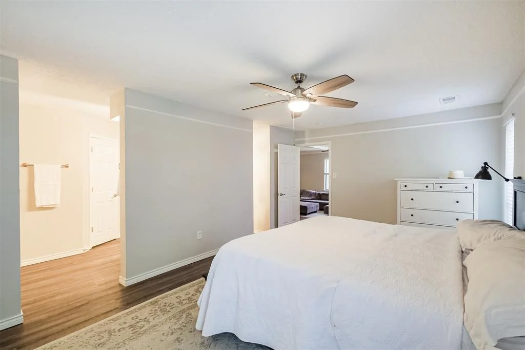 Photo of 16011 Southampton Drive