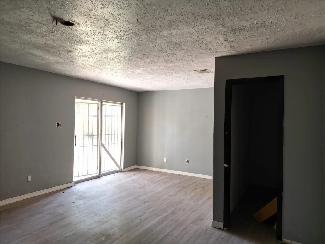Photo of 8006 White Swan Drive