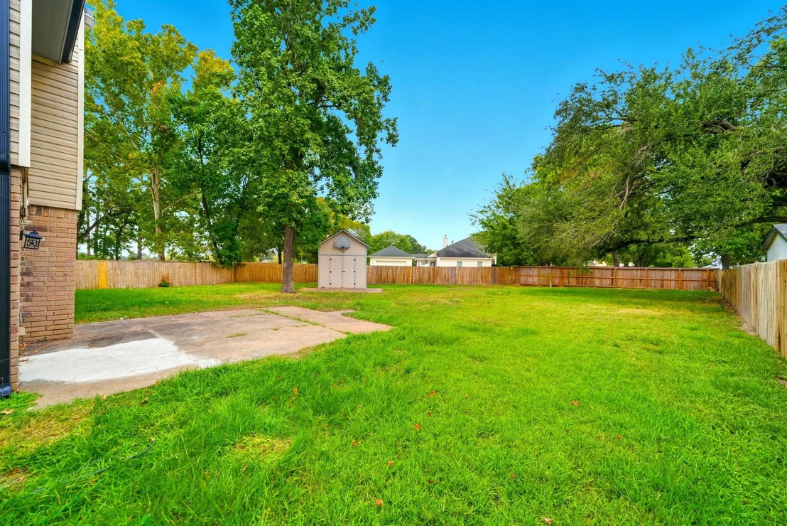 Photo of 7410 Wood Bluff Boulevard
