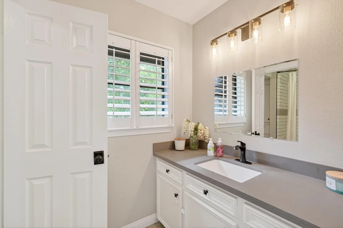 Photo of 24710 Creekview Drive