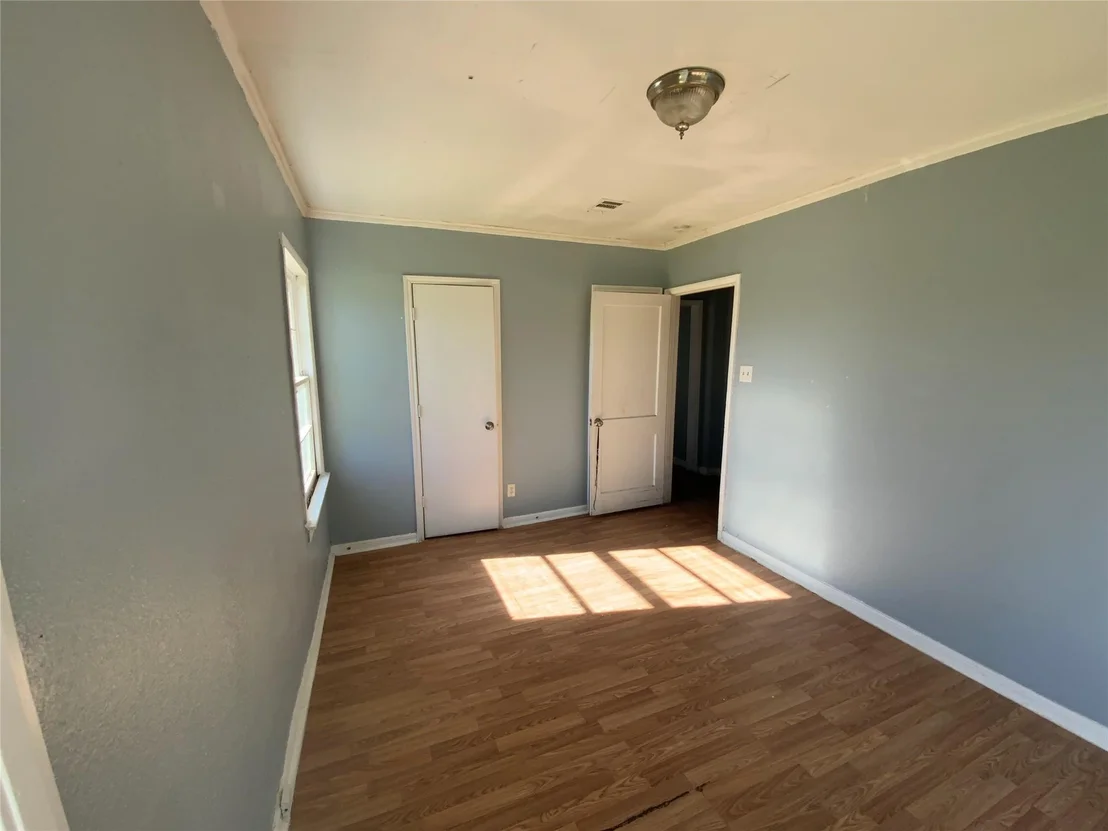 Photo of 1736 Lynn Lane
