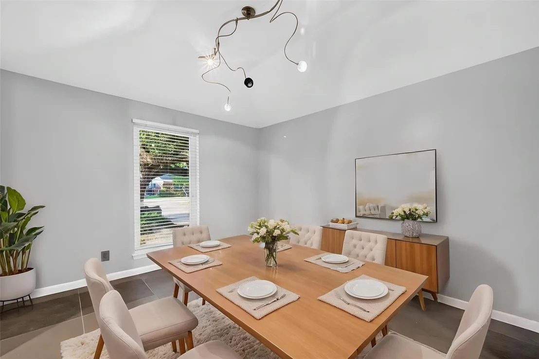 Photo of 5938 Claridge Drive
