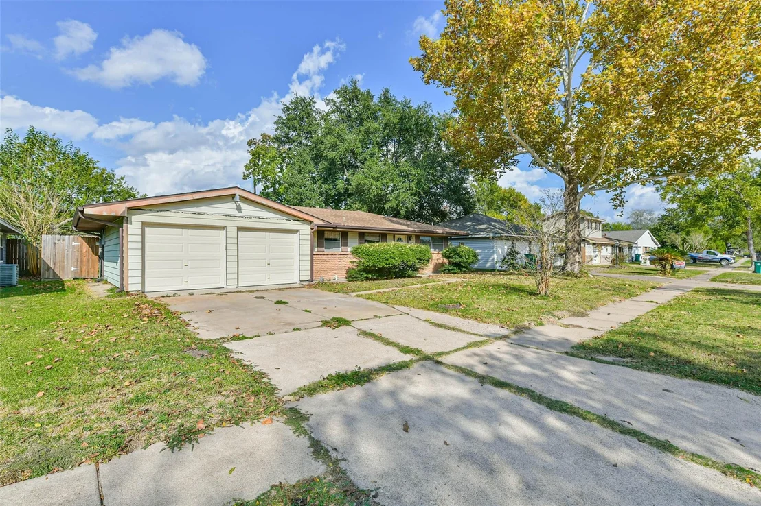 Photo of 3517 Tanglebriar Drive