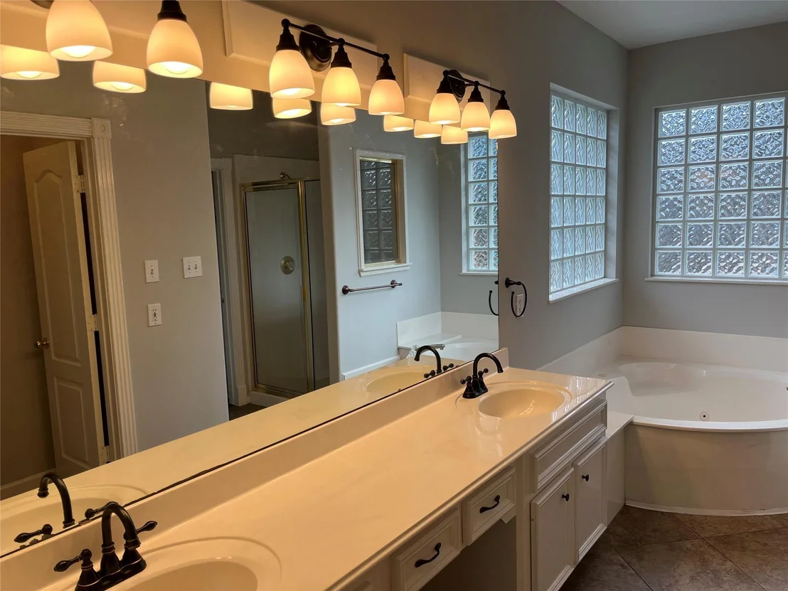 Photo of 6507 Stone Briar Drive