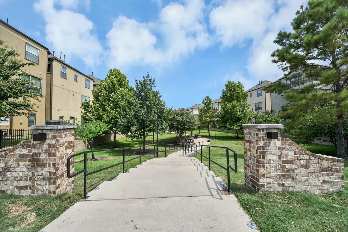 Photo of 12255 Oxford Crescent Circle