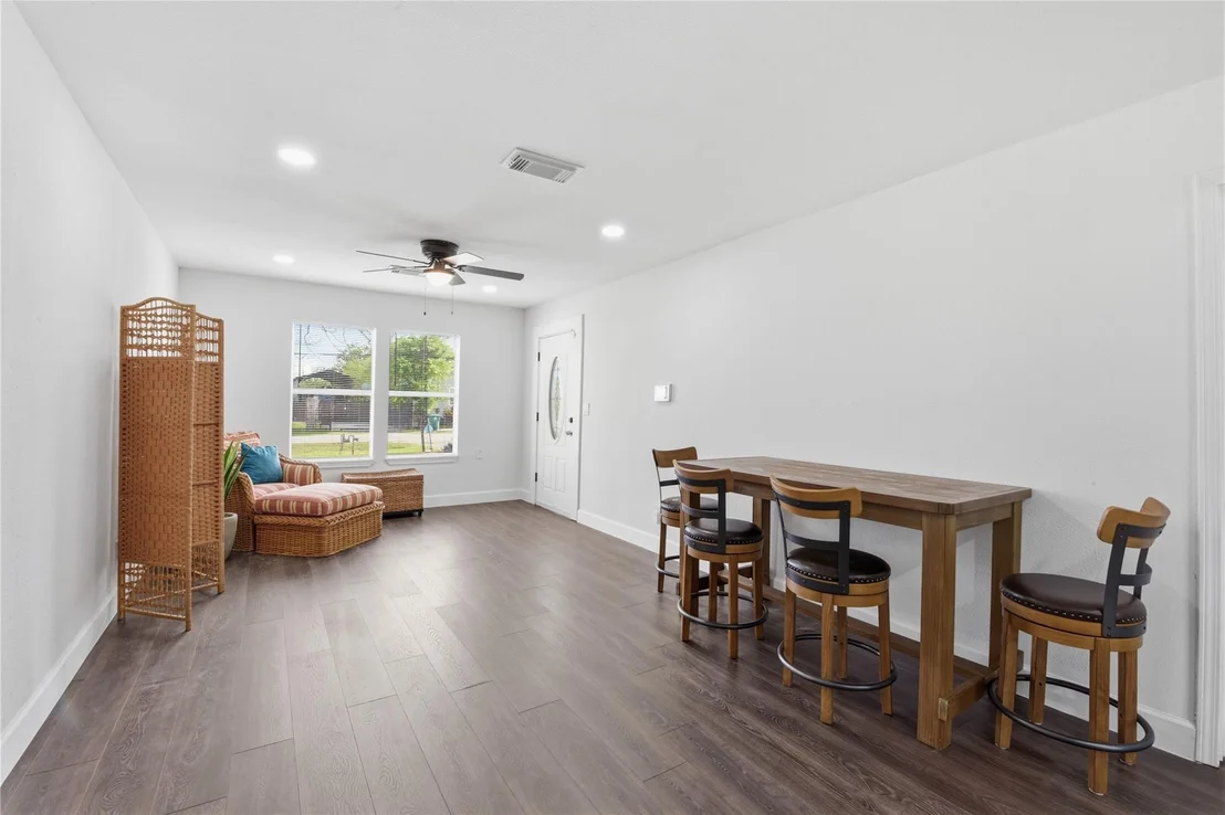 Photo of 2217 Creston Drive
