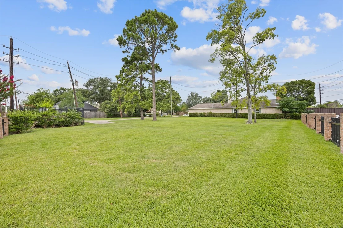 Photo of 3941 Heathersage Drive
