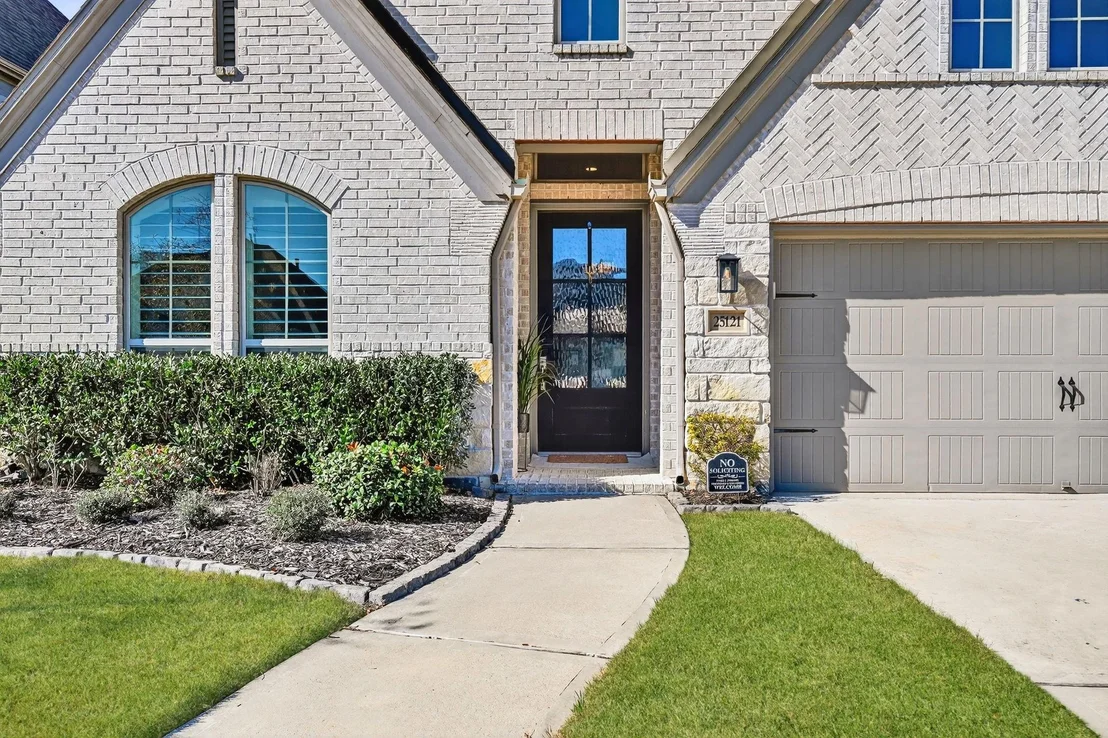 Photo of 25121 Pinebrook Grove Lane