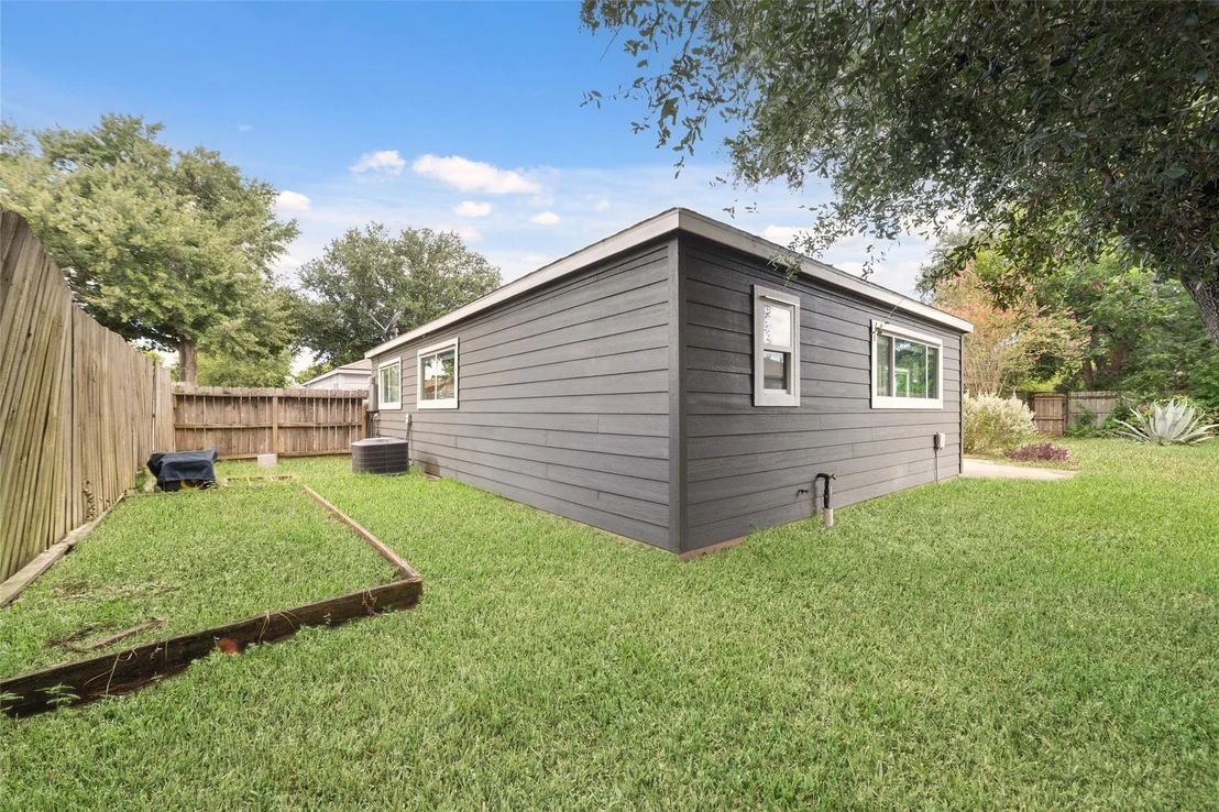 Photo of 10819 Berry Tree Drive