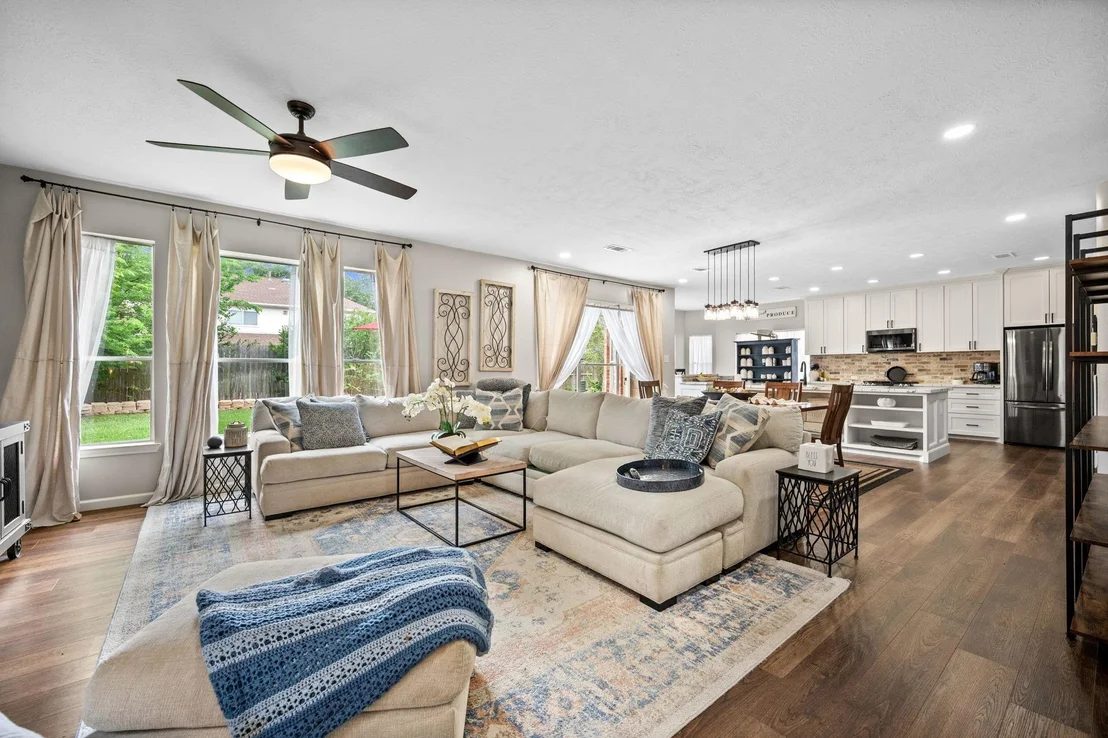 Photo of 814 Legend Spring Drive