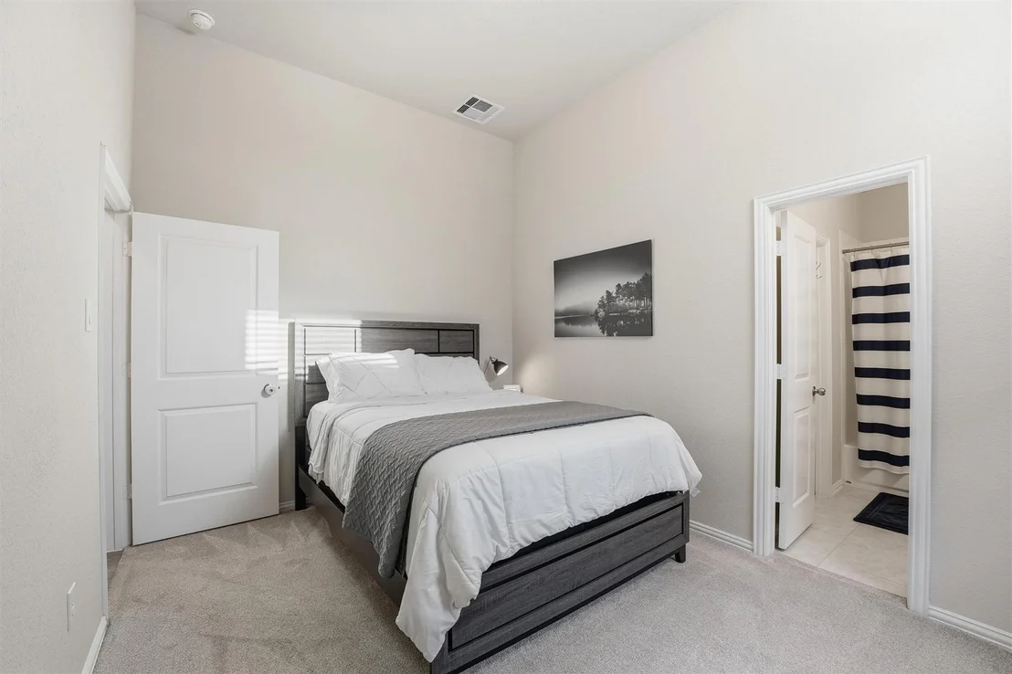 Photo of 7326 Evelyn Grove Drive