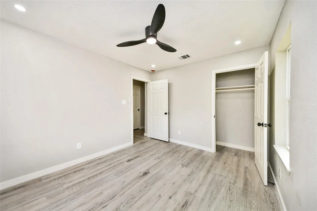 Photo of 712 Mobile Drive