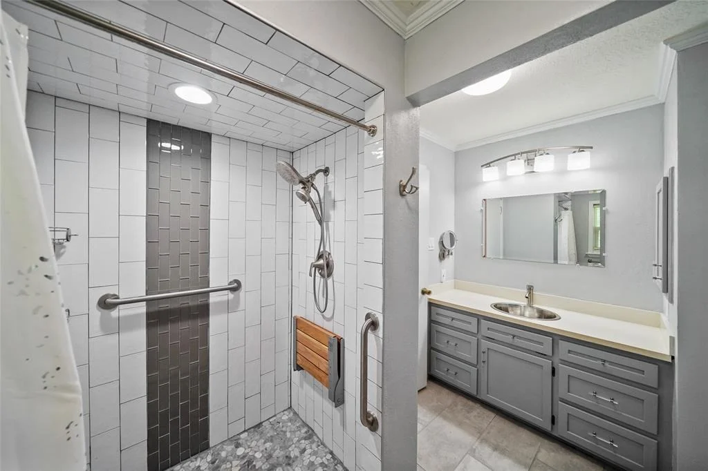 Photo of 44750 Cary Lane