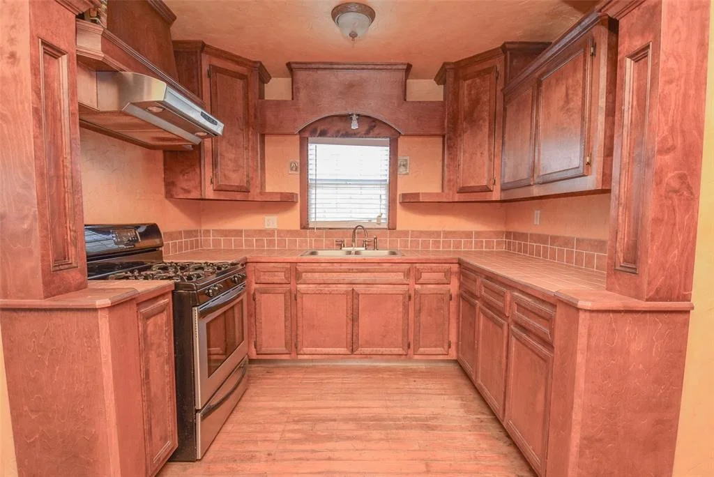 Photo of 529 W 4th Street