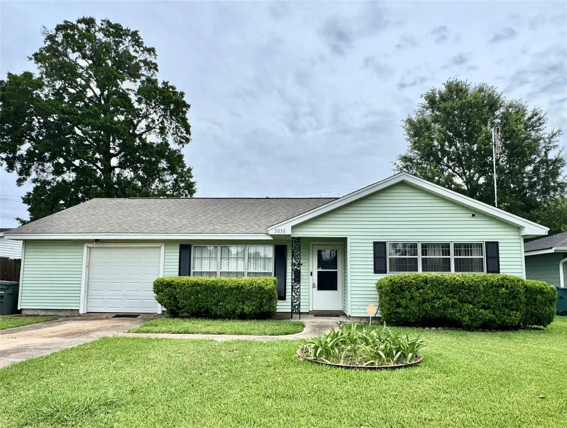 Photo of 5050 Swallow Drive