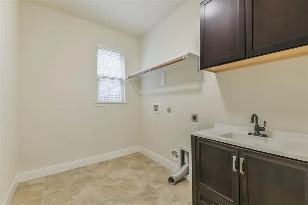 Photo of 15 Waterfall Way