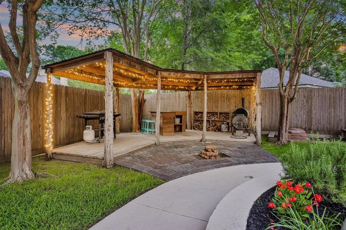Photo of 6010 Charrington Drive