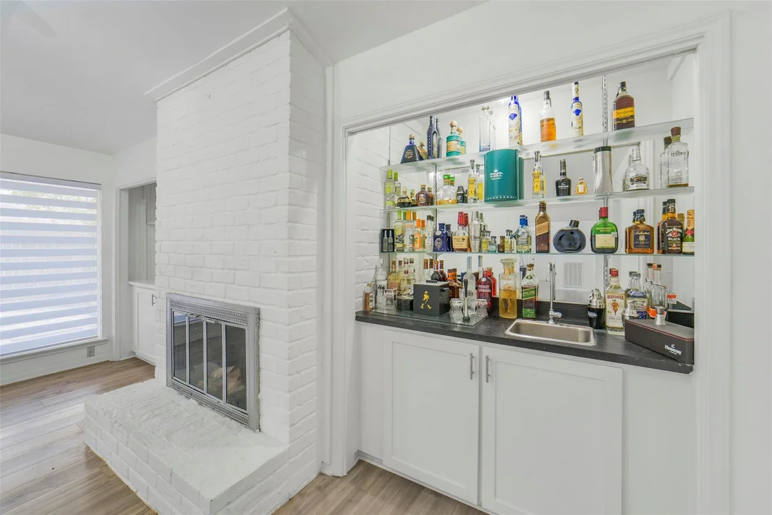 Photo of 1823 Cherry Bend Drive