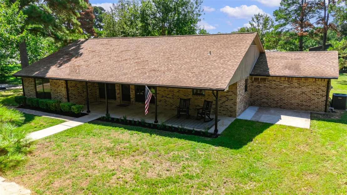 Photo of 32219 Grapevine Street