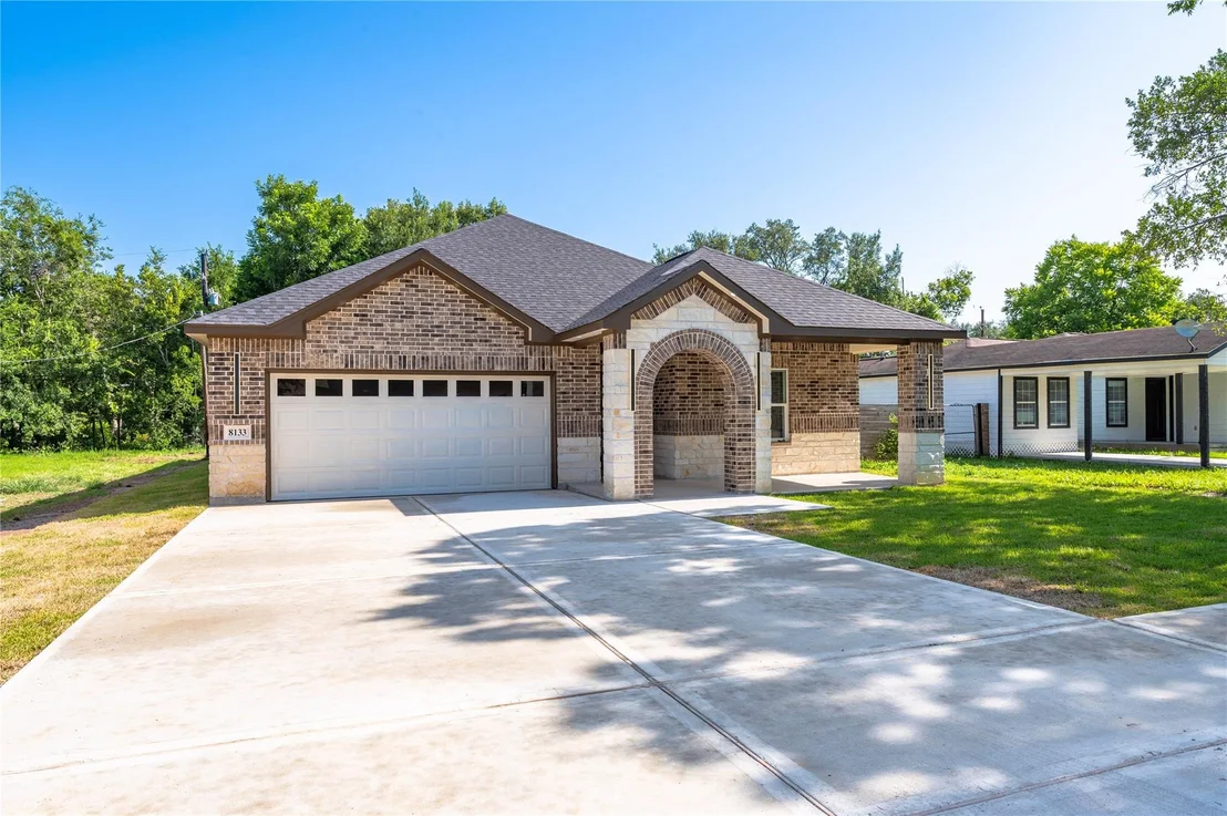 Photo of 8133 Wetherby Lane