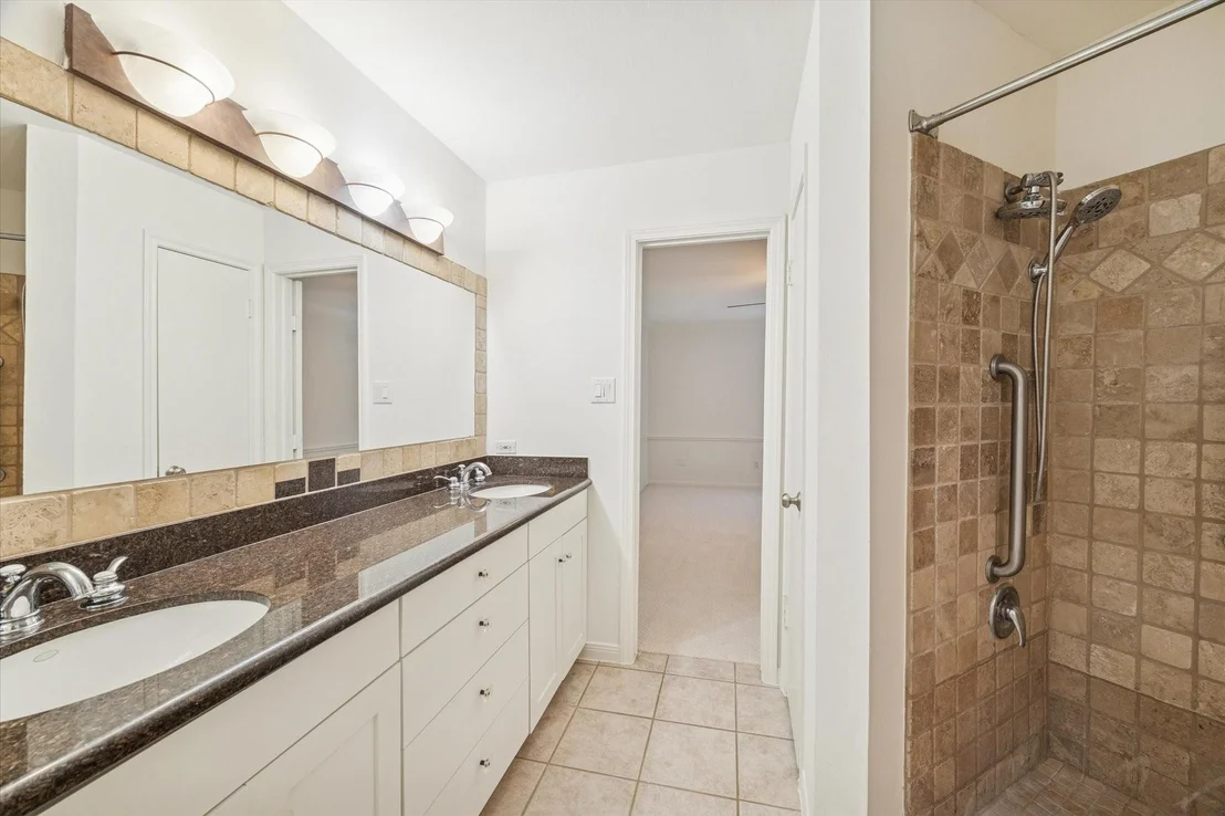 Photo of 12 Lakeridge Drive