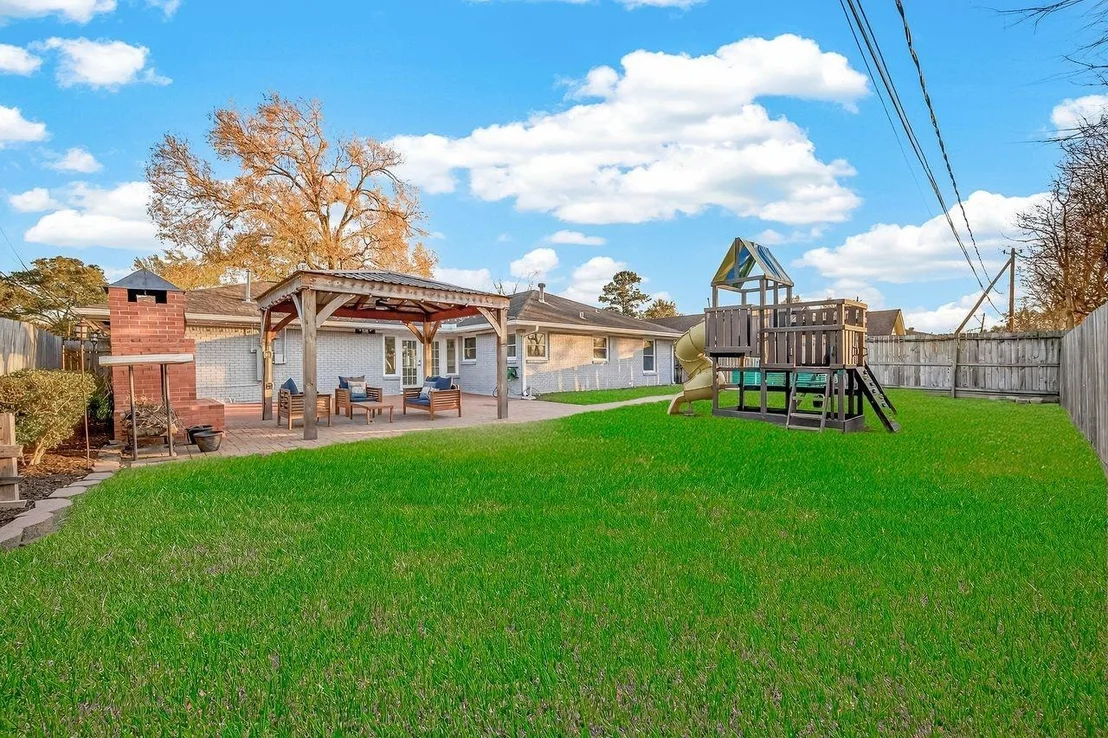 Photo of 4862 Creekbend Drive