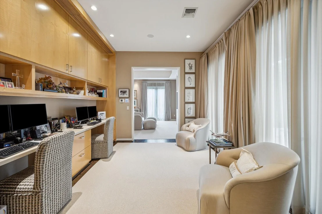 Photo of 20 Eaton Square