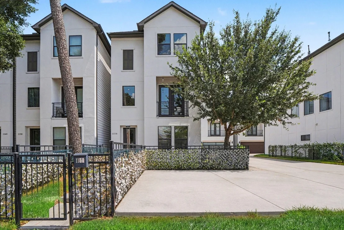 Photo of 1156 Wycliffe Drive
