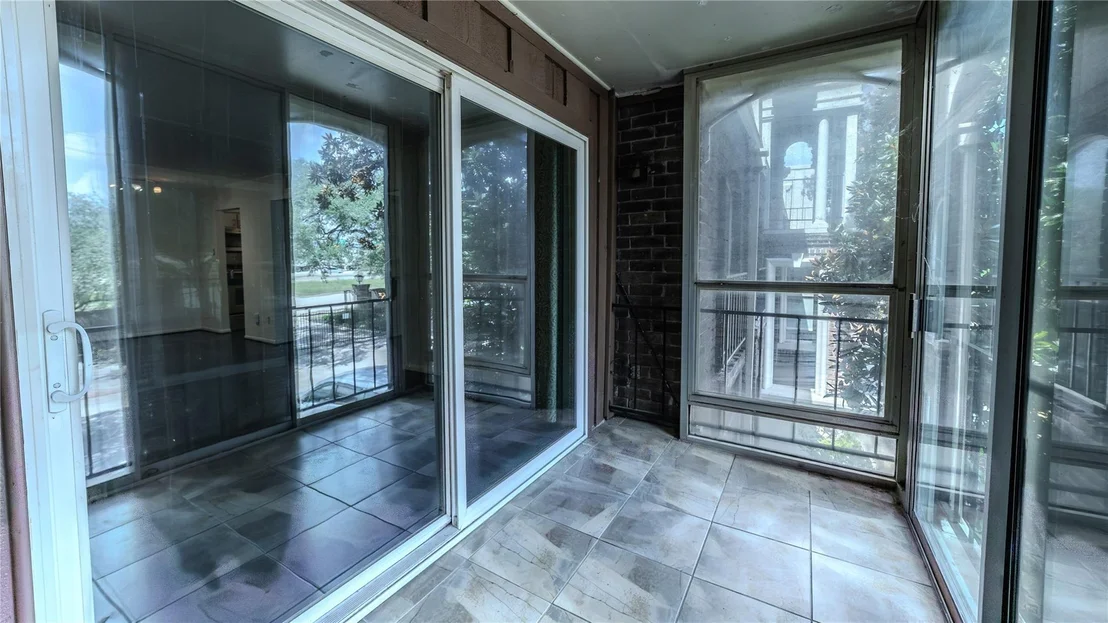 Photo of Unit 103 at 7575 Katy Freeway